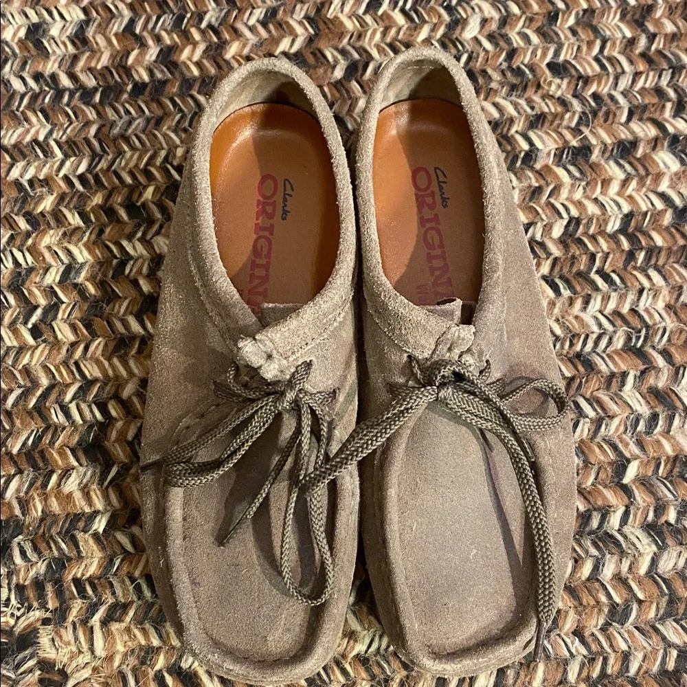 Clarks Women's Taupe Suede Wallabee Ankle Boots